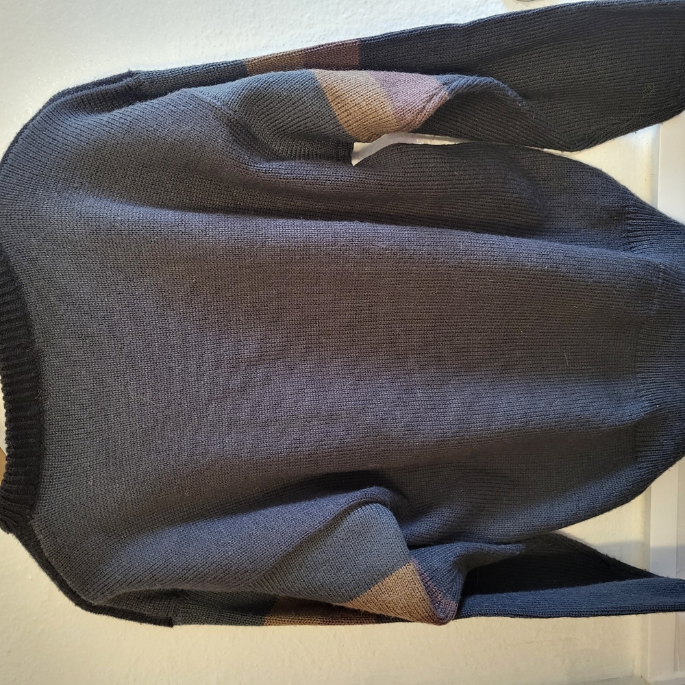 Men's Gray Sweater with Tan Accents